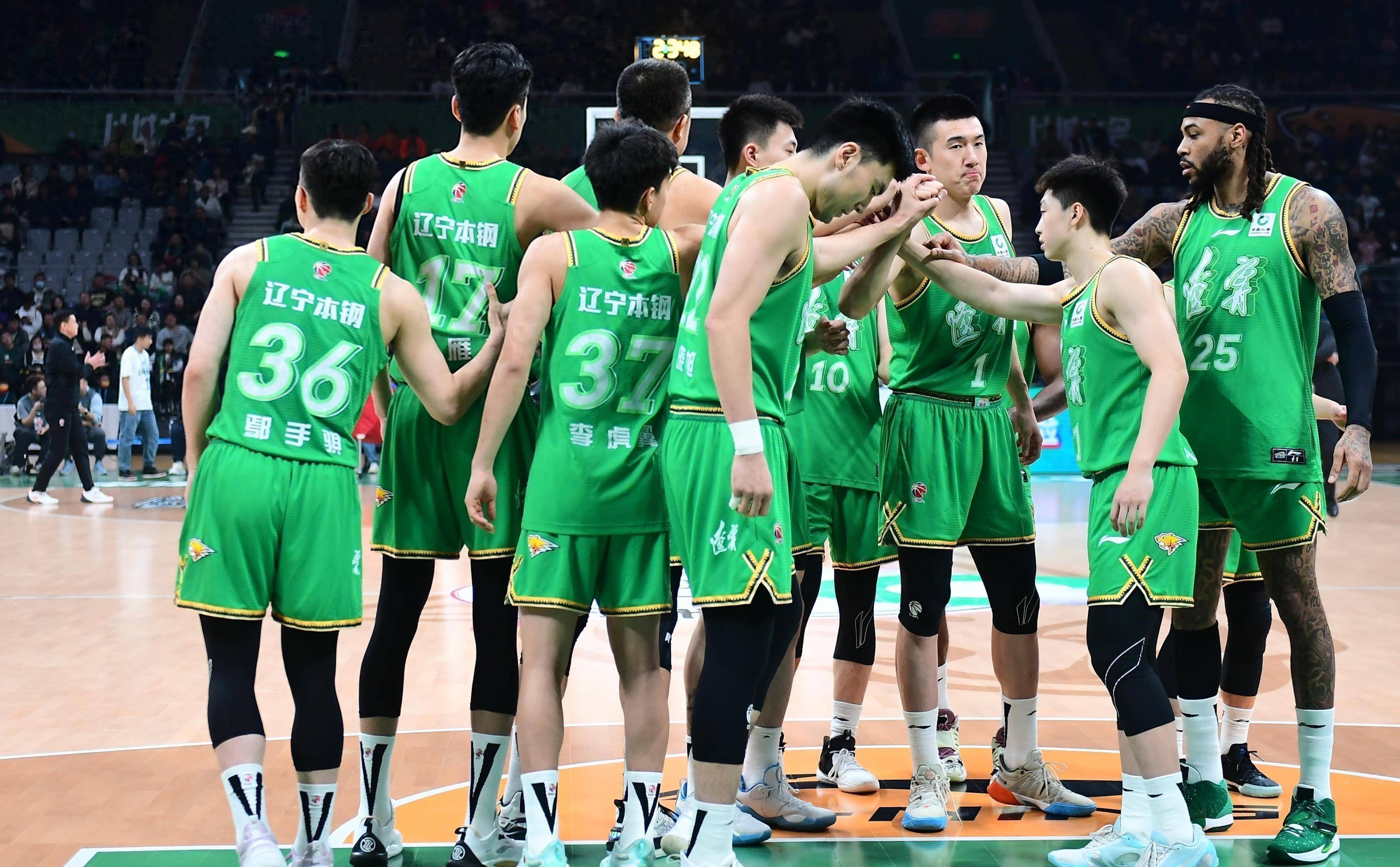 关于从辽宁本钢12连胜看CBA争冠格局：广东新疆成最大对手的信息