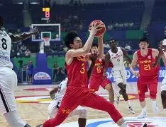 39岁重返东亚杯，大学校队到世界杯铁闸，如何缔造亚洲足球传奇？