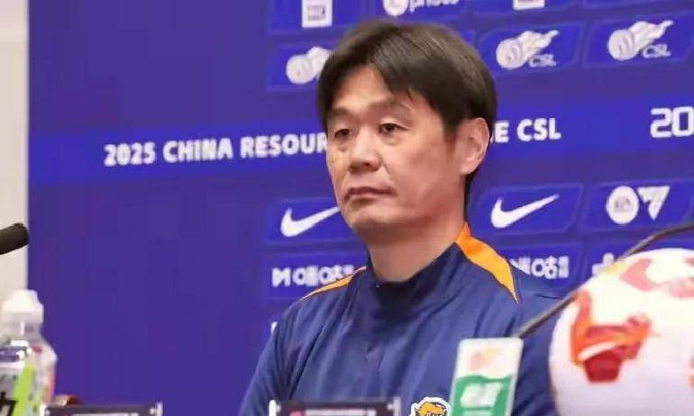青岛黄海长春亚泰交锋，谁能挺过最艰难的关头